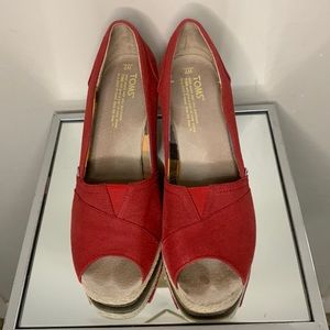 Toms wedges